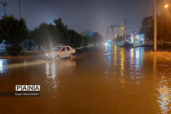 بارش‌های زمستانی و آغاز آبگرفتگی معابر در اهواز