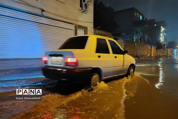 بارش‌های زمستانی و آغاز آبگرفتگی معابر در اهواز