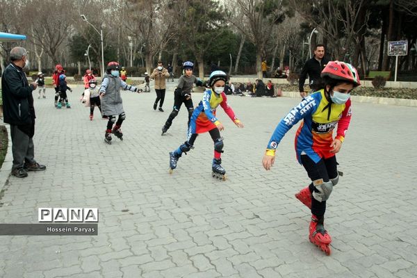 پیاده‌روی خانوادگی از میدان ولی‌عصر تا پاک لاله