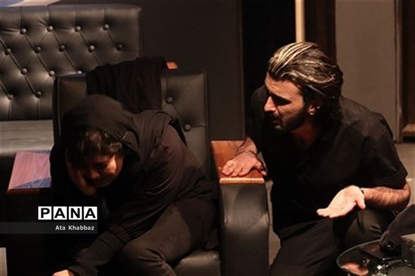 اجرای نمایش «و چند داستان دیگر...»