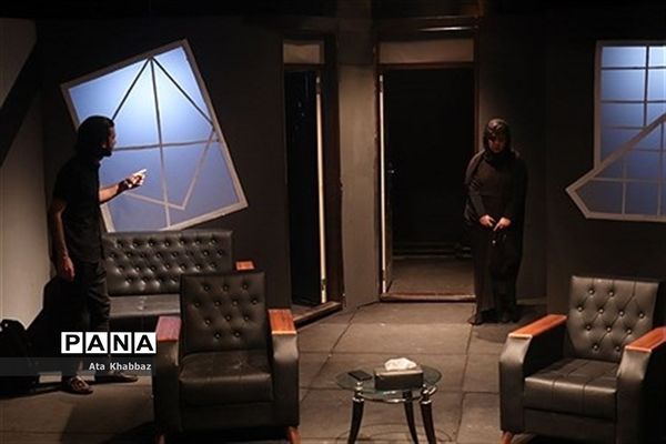 اجرای نمایش «و چند داستان دیگر...»