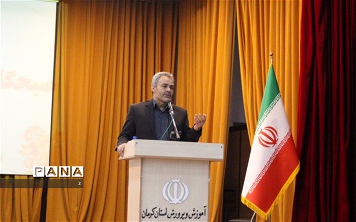 خدمت خالصانه به ارباب رجوع در آموزش و پرورش،باید بیش از پیش مورد توجه قرار گیرد