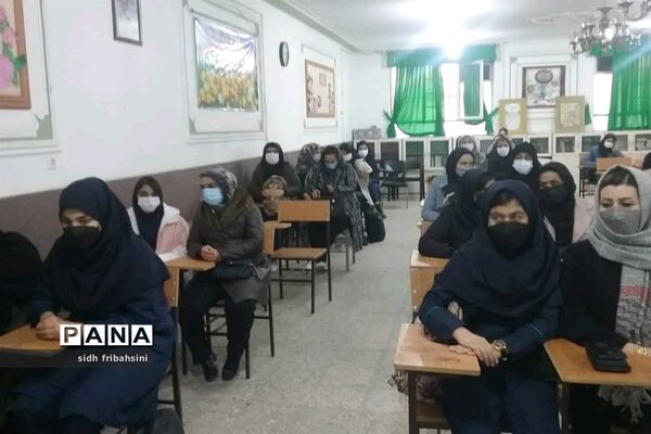 جلسه آموزش خانواده با موضوع هدایت تحصیلی