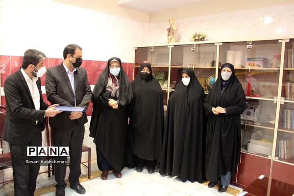 مراسم تجلیل از خانواده‌های شهدا درشهرستان اسلامشهر