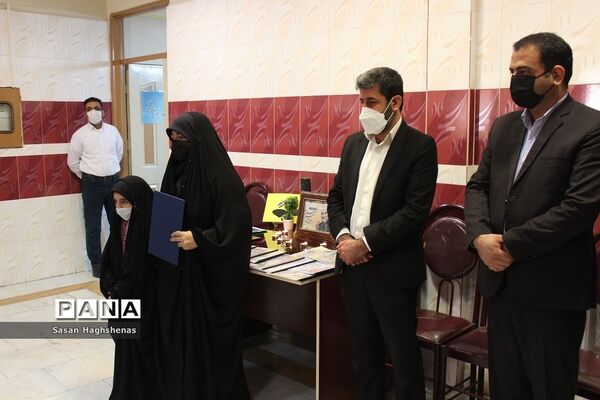 مراسم تجلیل از خانواده‌های شهدا درشهرستان اسلامشهر