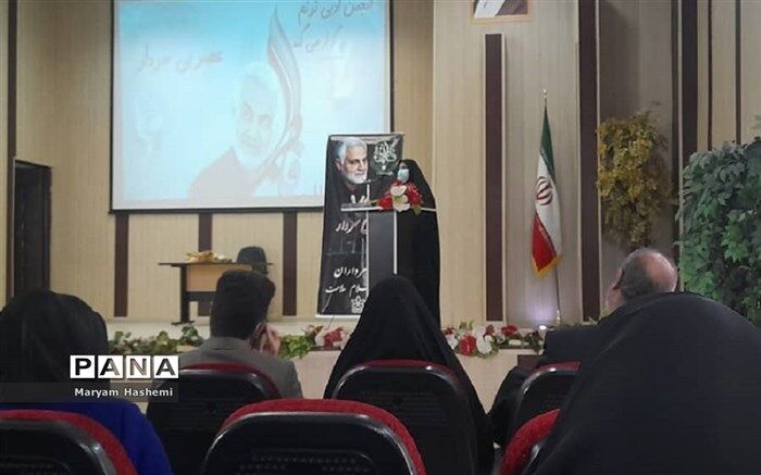 یاد و خاطره شهید سلیمانی را زنده نگه داریم