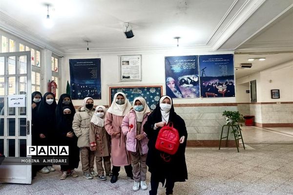 بازدید دانش‌آموزان مدارس قم از کارگاه نجوم هنرستان صباری