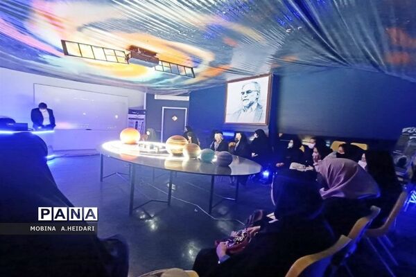 بازدید دانش‌آموزان مدارس قم از کارگاه نجوم هنرستان صباری