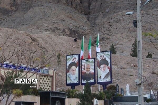 حضور تشکلات دانش‌آموزی در گلزار شهدا کرمان