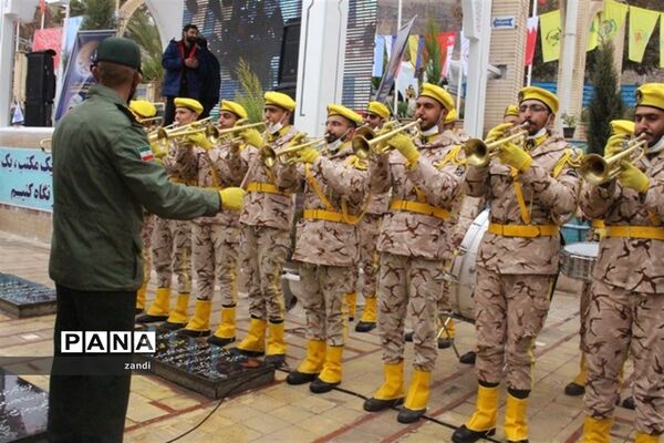 حضور تشکلات دانش‌آموزی در گلزار شهدا کرمان