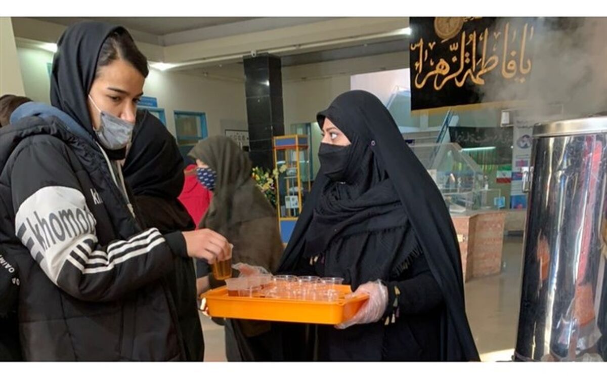 شهید با  شهادتش چراغ راه جامعه می‌شود