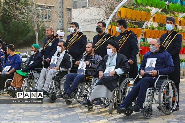 زیارت حضرت معصومه(س) به نیابت از حاج قاسم توسط 40 بیمار قطع نخاعی