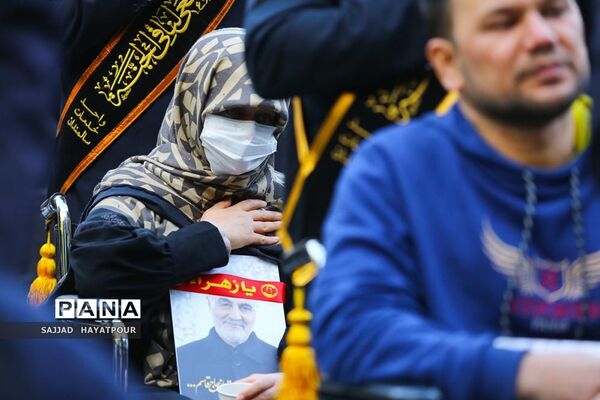 زیارت حضرت معصومه(س) به نیابت از حاج قاسم توسط 40 بیمار قطع نخاعی
