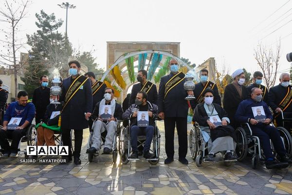 زیارت حضرت معصومه(س) به نیابت از حاج قاسم توسط 40 بیمار قطع نخاعی