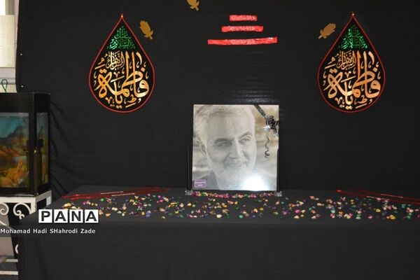 برگزاری مجلس یادبود شهید دلها حاج قاسم سلیمانی در آموزش و پرورش ناحیه یک مشهد