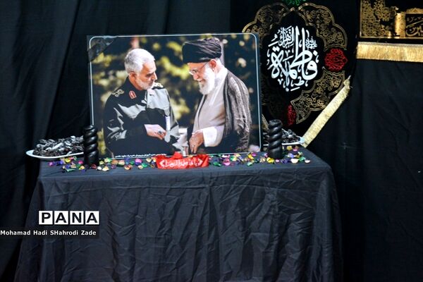 برگزاری مجلس یادبود شهید دلها حاج قاسم سلیمانی در آموزش و پرورش ناحیه یک مشهد