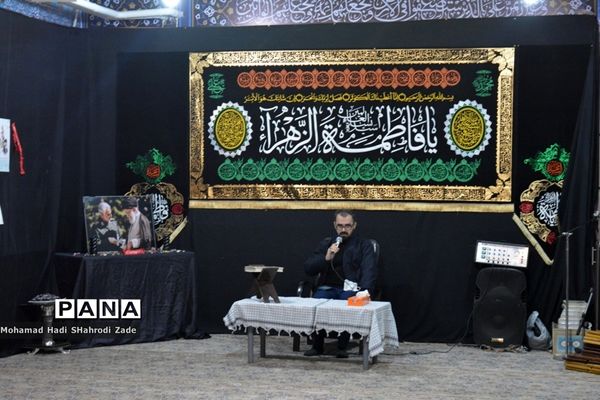 برگزاری مجلس یادبود شهید دلها حاج قاسم سلیمانی در آموزش و پرورش ناحیه یک مشهد