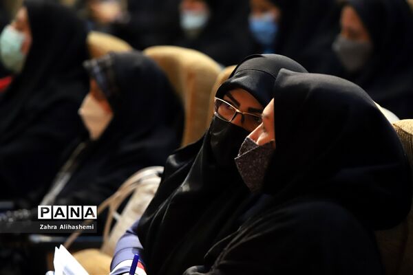نشست تببین برنامه‌های اجرایی حوزه مشاوره و مراقبت در برابر آسیب‌های اجتماعی
