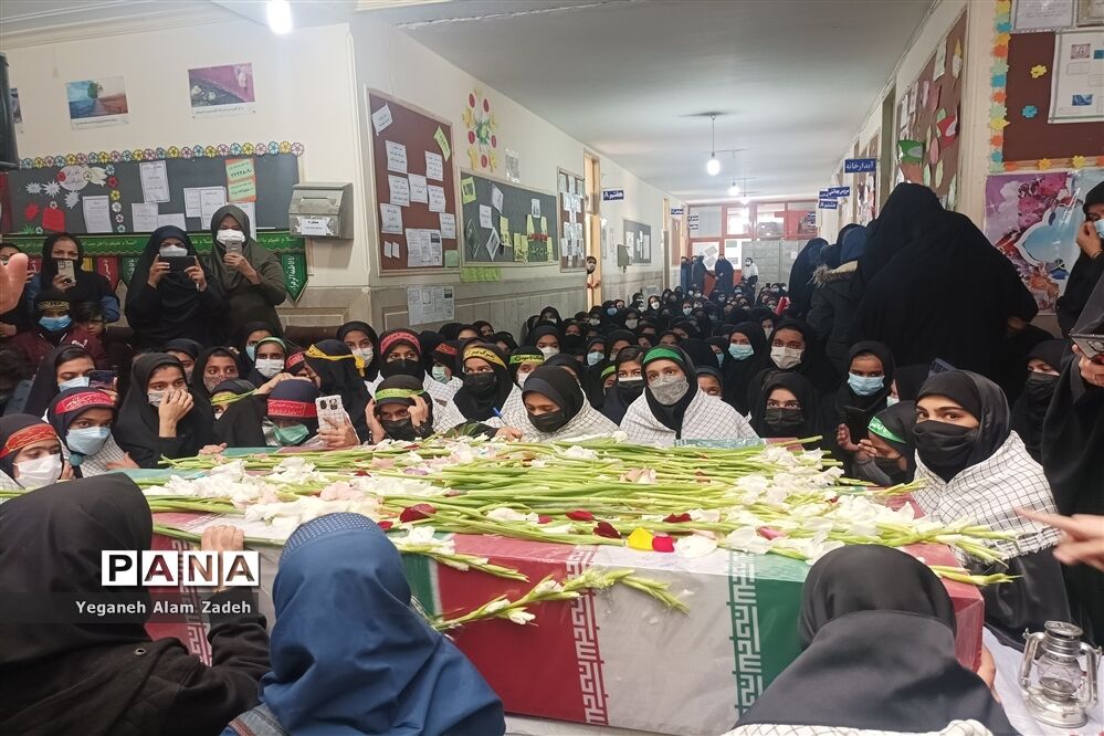 نخستین روز از میهمانی شهدای گمنام در مدارس زاهدان