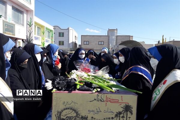 نخستین روز از میهمانی شهدای گمنام در مدارس زاهدان