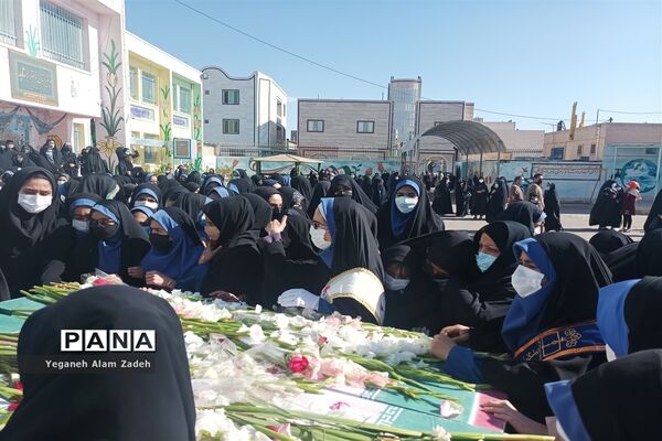 نخستین روز از میهمانی شهدای گمنام در مدارس زاهدان
