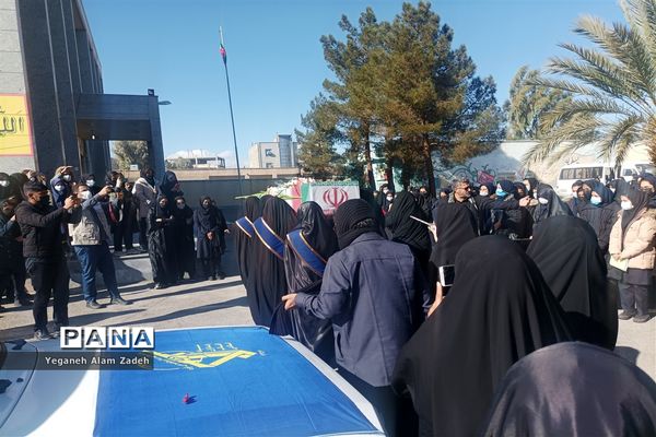 نخستین روز از میهمانی شهدای گمنام در مدارس زاهدان