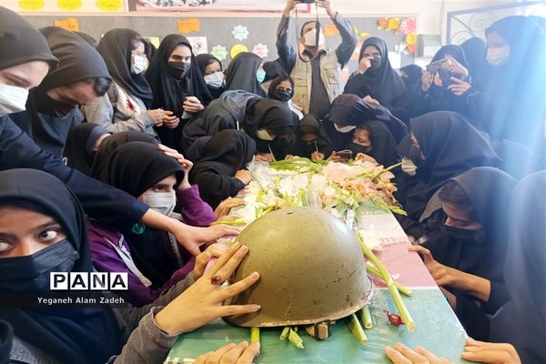نخستین روز از میهمانی شهدای گمنام در مدارس زاهدان