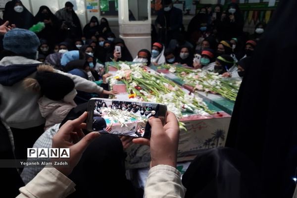 نخستین روز از میهمانی شهدای گمنام در مدارس زاهدان