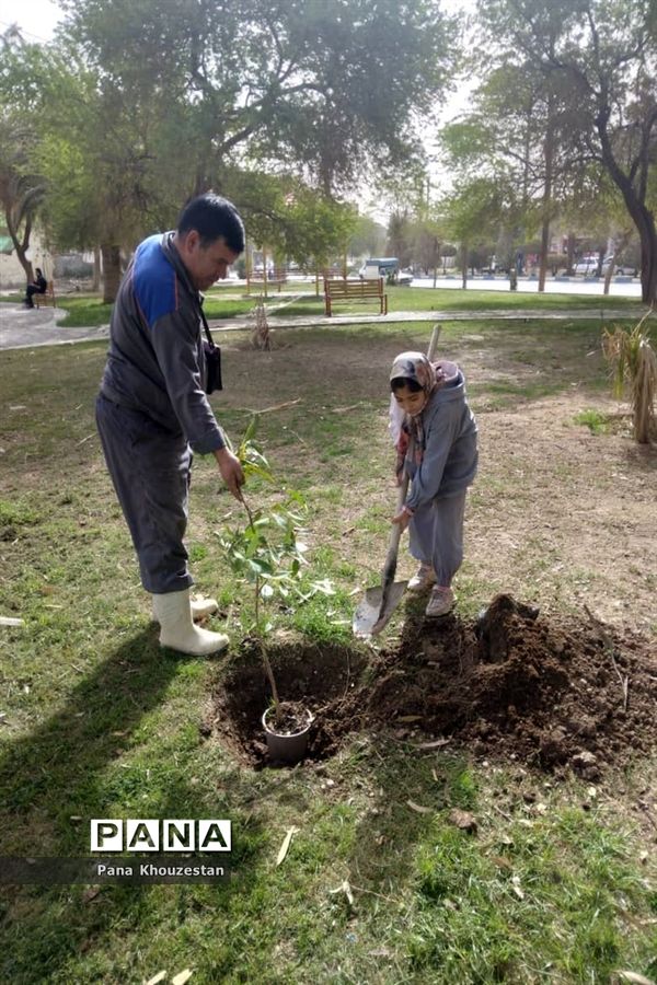 آیین گرامیداشت روز درختکاری و هفته منابع طبیعی در خوزستان