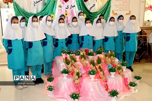آیین گرامیداشت روز پاسدار در مدارس شهرستان آباده