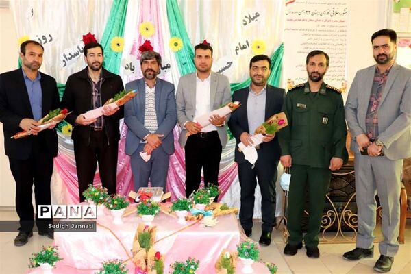 آیین گرامیداشت روز پاسدار در مدارس شهرستان آباده