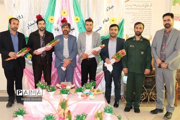 آیین گرامیداشت روز پاسدار در مدارس شهرستان آباده