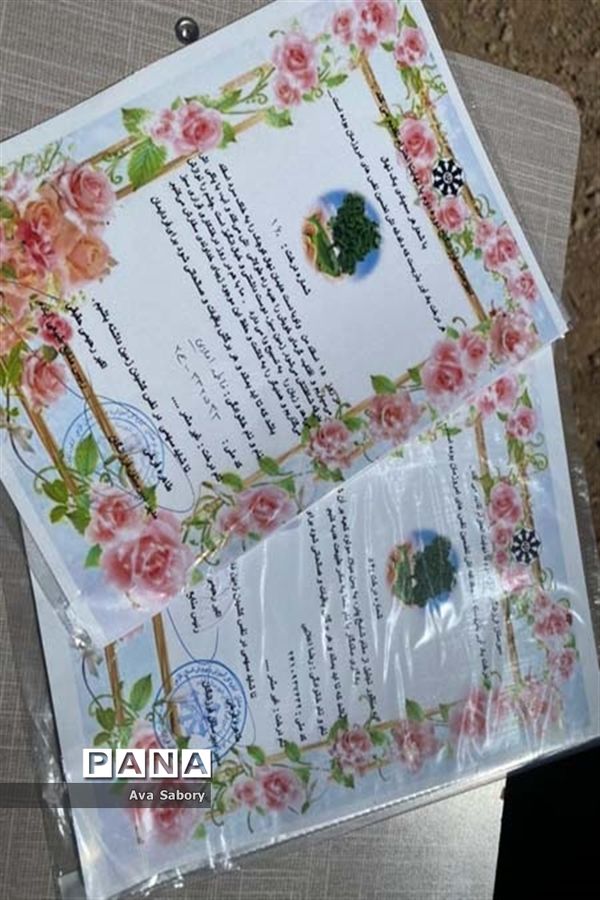 با حضور مسئولان آموزش و پرورش آباده  اجرای پویش ایران سر سبز