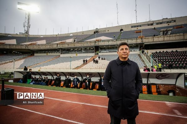 دیدار تیم‌های تیم استقلال و گل‌گهر