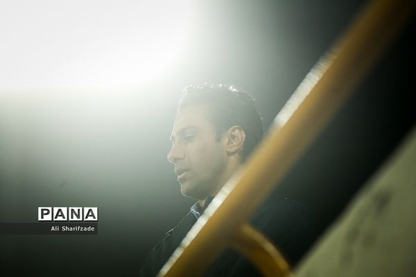 دیدار تیم‌های تیم استقلال و گل‌گهر