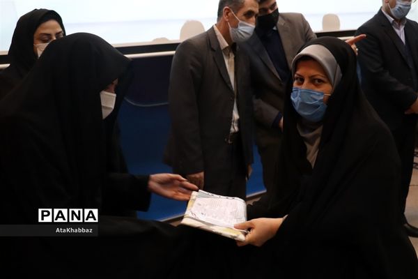 تجلیل از فعالان تربیتی فرهنگی ناحیه پنج تبریز