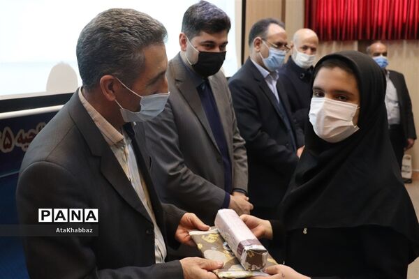 تجلیل از فعالان تربیتی فرهنگی ناحیه پنج تبریز