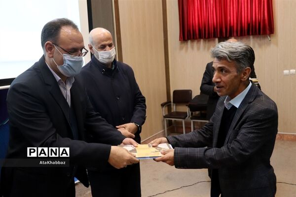 تجلیل از فعالان تربیتی فرهنگی ناحیه پنج تبریز
