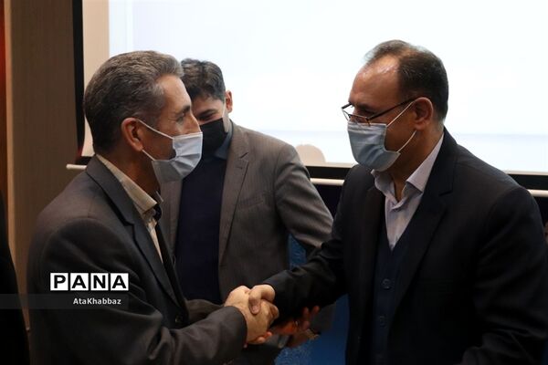 تجلیل از فعالان تربیتی فرهنگی ناحیه پنج تبریز