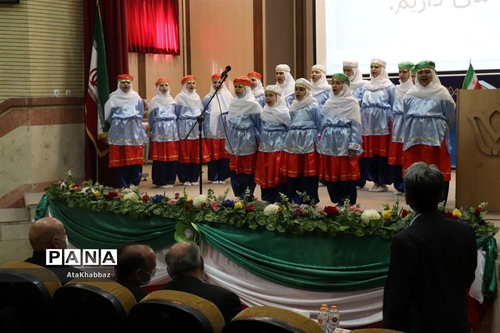 تجلیل از فعالان تربیتی فرهنگی ناحیه پنج تبریز