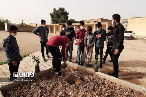 آیین روز درختکاری در مدارس عشایری استان خوزستان