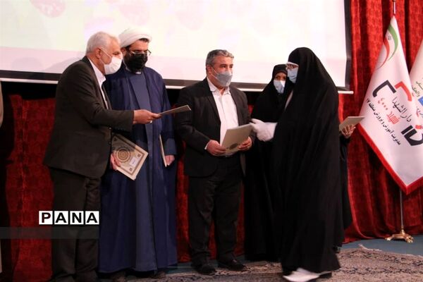 تجلیل از طلیعه‌داران حوزه پرورشی در منطقه ۱۷