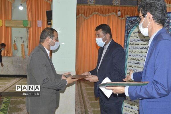تجلیل از جانبازان فرهنگی دفاع مقدس در اداره کل آموزش و پرورش استان بوشهر