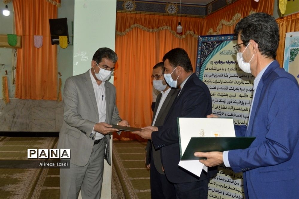 تجلیل از جانبازان فرهنگی دفاع مقدس در اداره کل آموزش و پرورش استان بوشهر