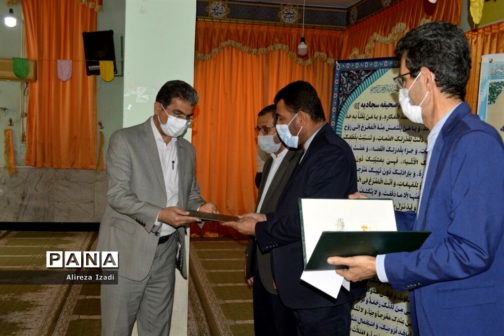 تجلیل از جانبازان فرهنگی دفاع مقدس در اداره کل آموزش و پرورش استان بوشهر