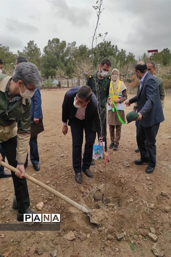 روز درختکاری در اصفهان