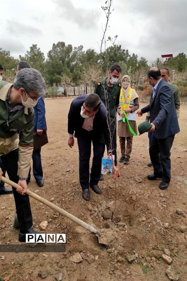 روز درختکاری در اصفهان