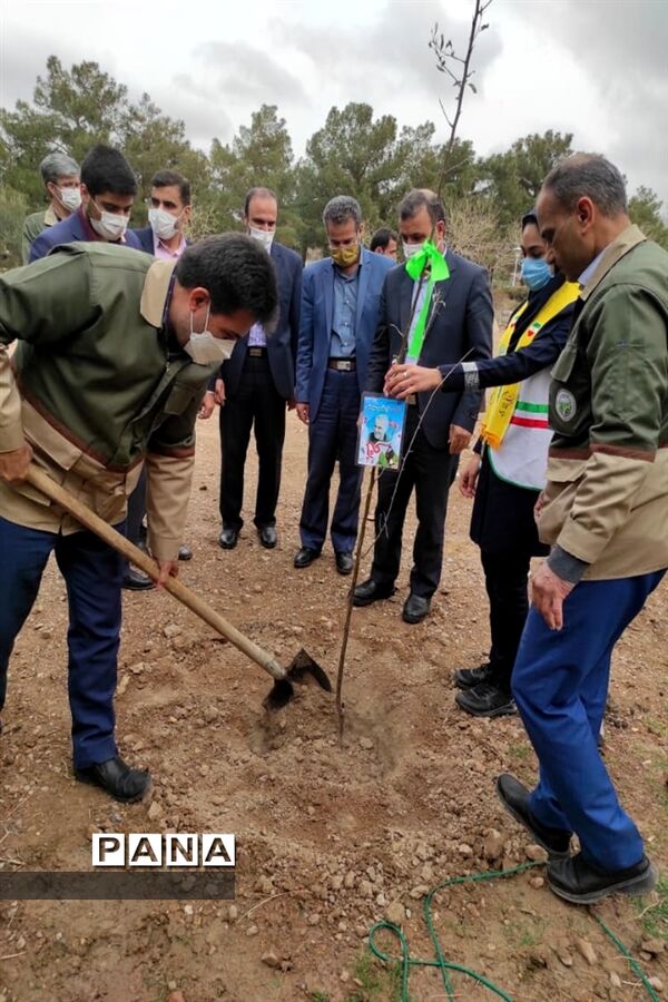 روز درختکاری در اصفهان