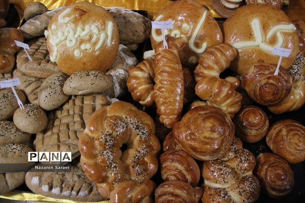 نمایشگاه شیرینی، کیک، شکلات و دسرهای خانگی در اسلامشهر