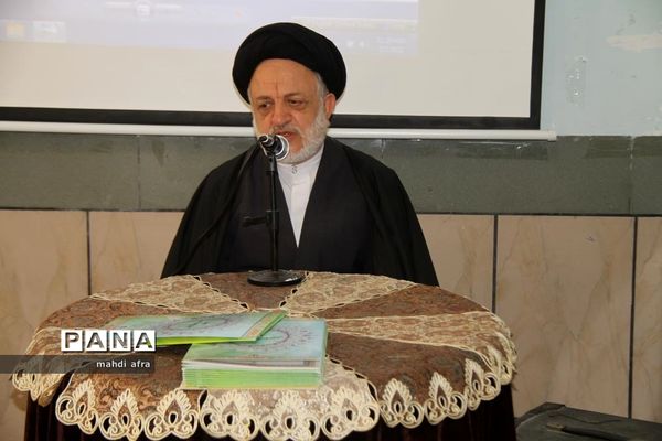 برگزاری یادواره شهدا در دبیرستان فرزانگان دکتر عادلی